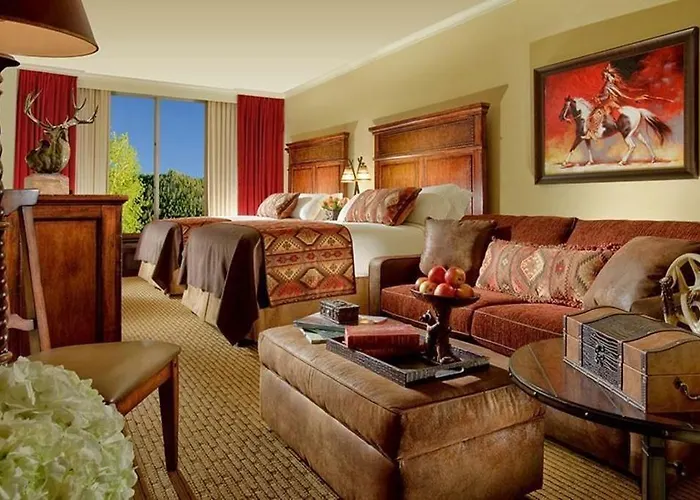 Hotel The At Hole