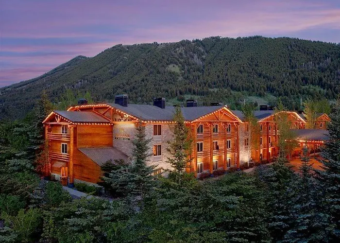 The At Hole Hotel 4*